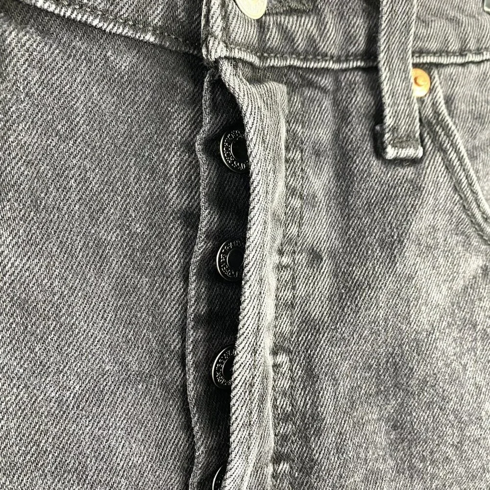 Levi's Jean Shorts Womens Size 28 Ribcage High Rise Button Fly Denim Black 90s - Picture 3 of 5
